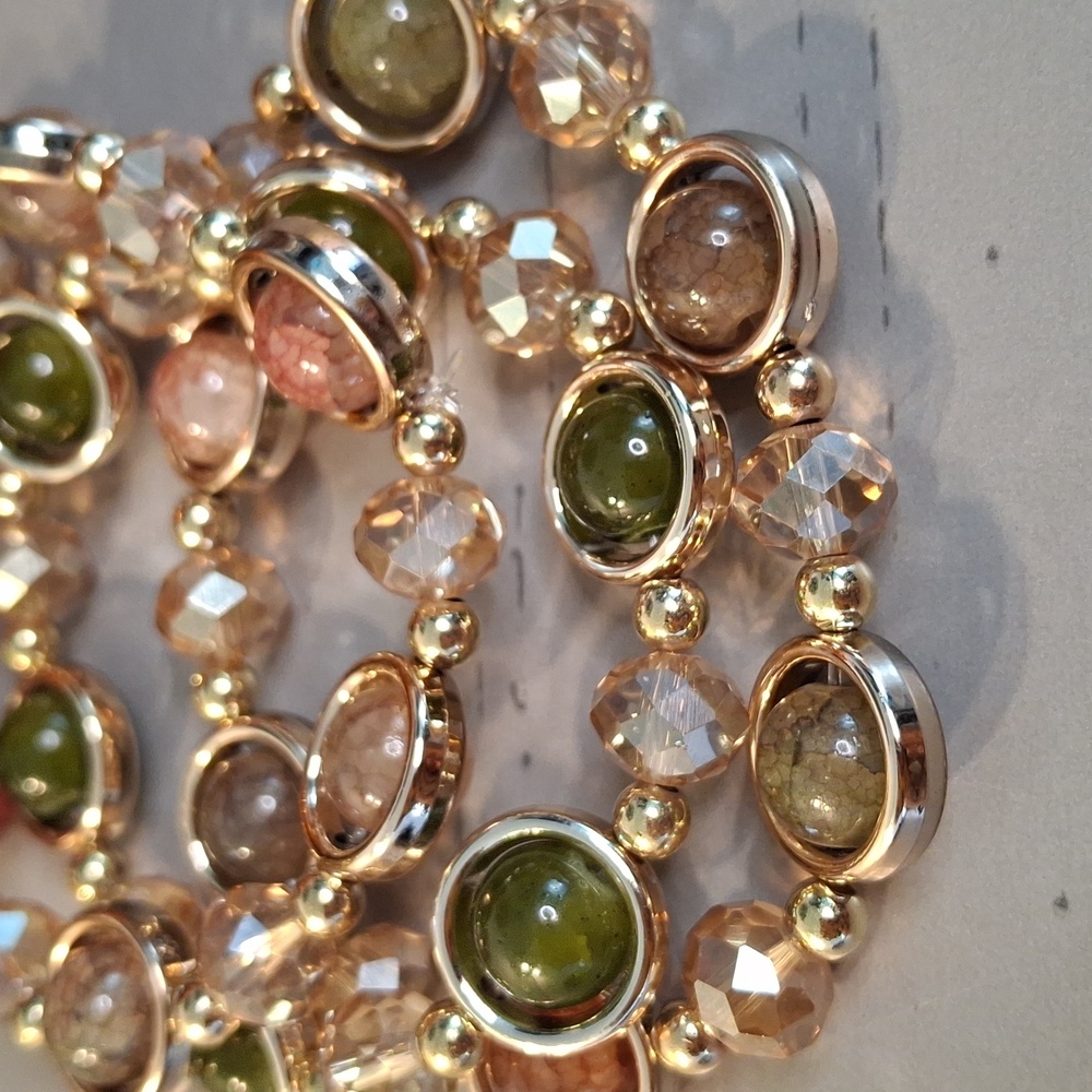 Elegant Gold & Green Beaded Bracelet Set - Picture 2 of 6